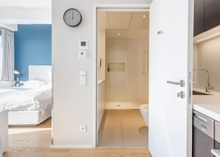 Luxury With Skyline View Apartment *