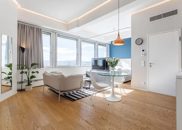 Luxury With Skyline View Apartment